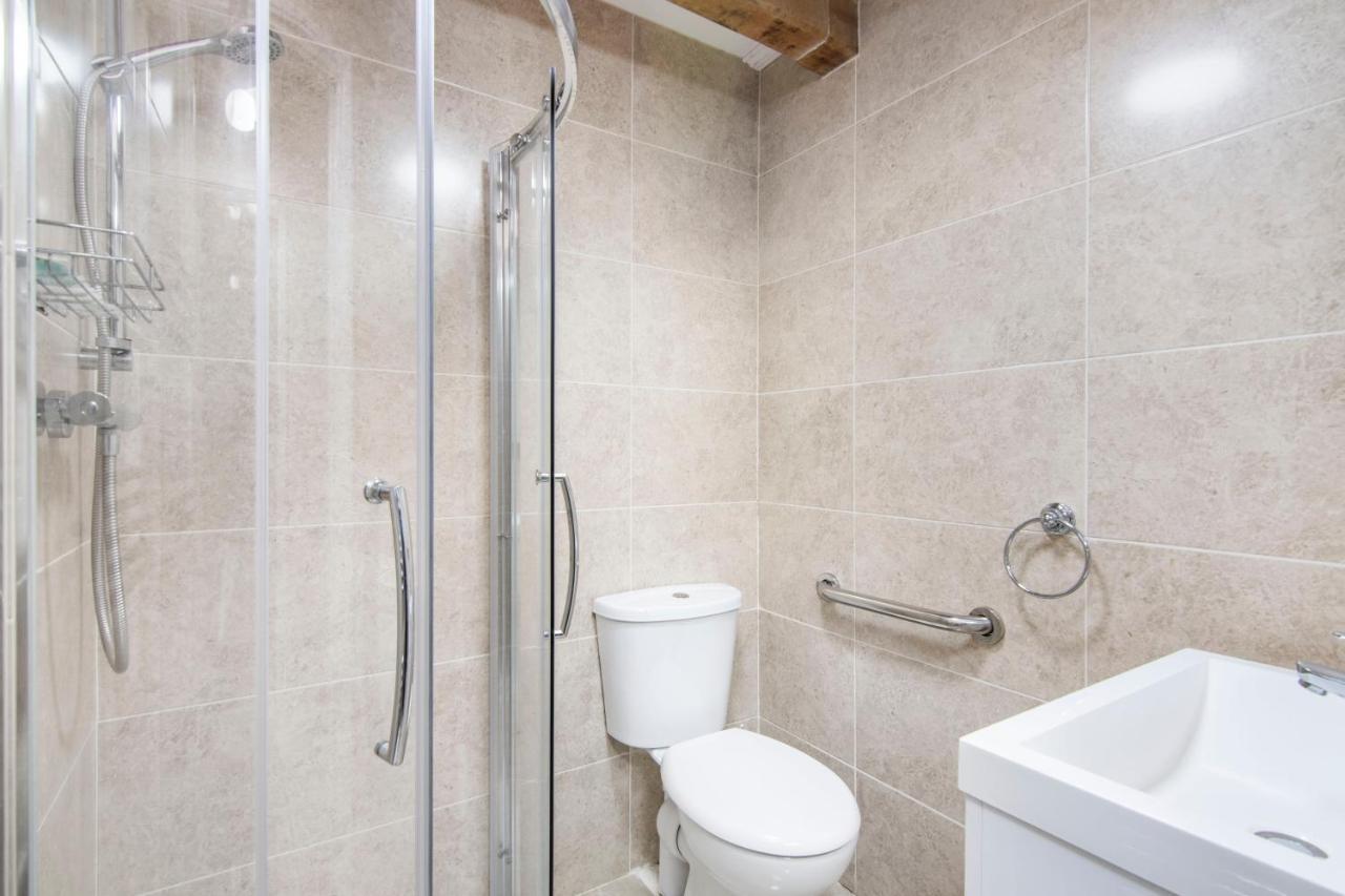 The Roost Group - The Coach House - Hot Tub Villa Gravesend Bagian luar foto