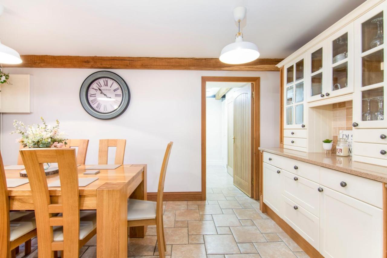 The Roost Group - The Coach House - Hot Tub Villa Gravesend Bagian luar foto