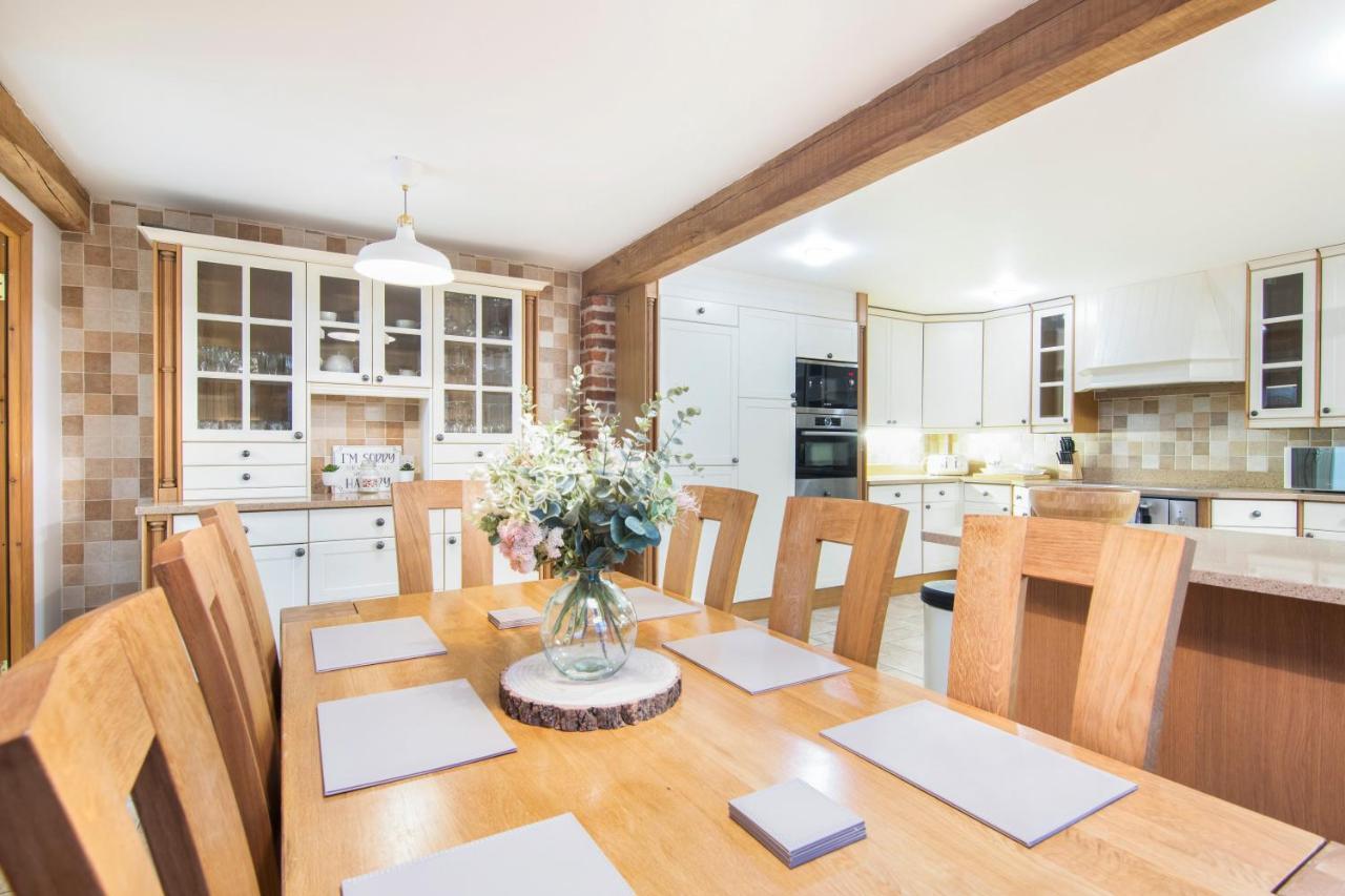 The Roost Group - The Coach House - Hot Tub Villa Gravesend Bagian luar foto