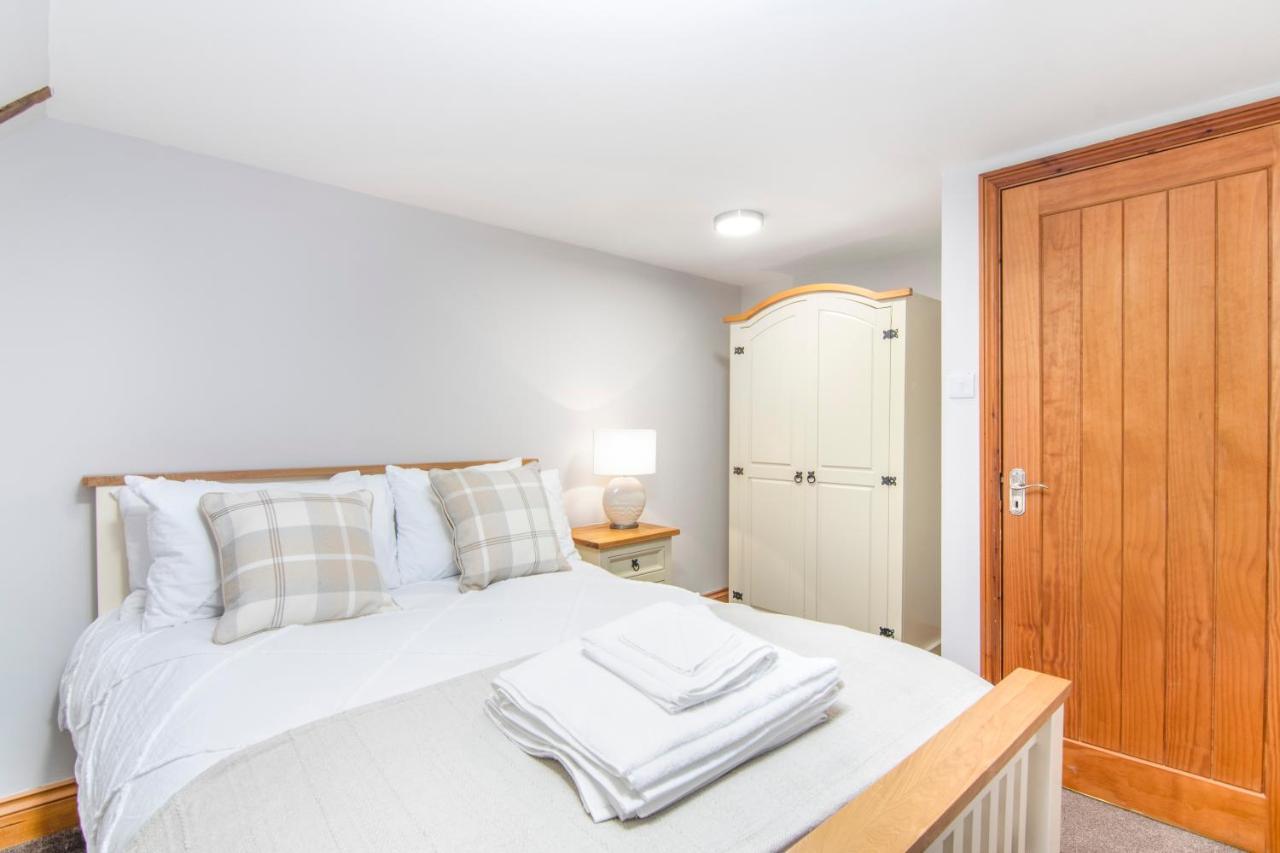 The Roost Group - The Coach House - Hot Tub Villa Gravesend Bagian luar foto