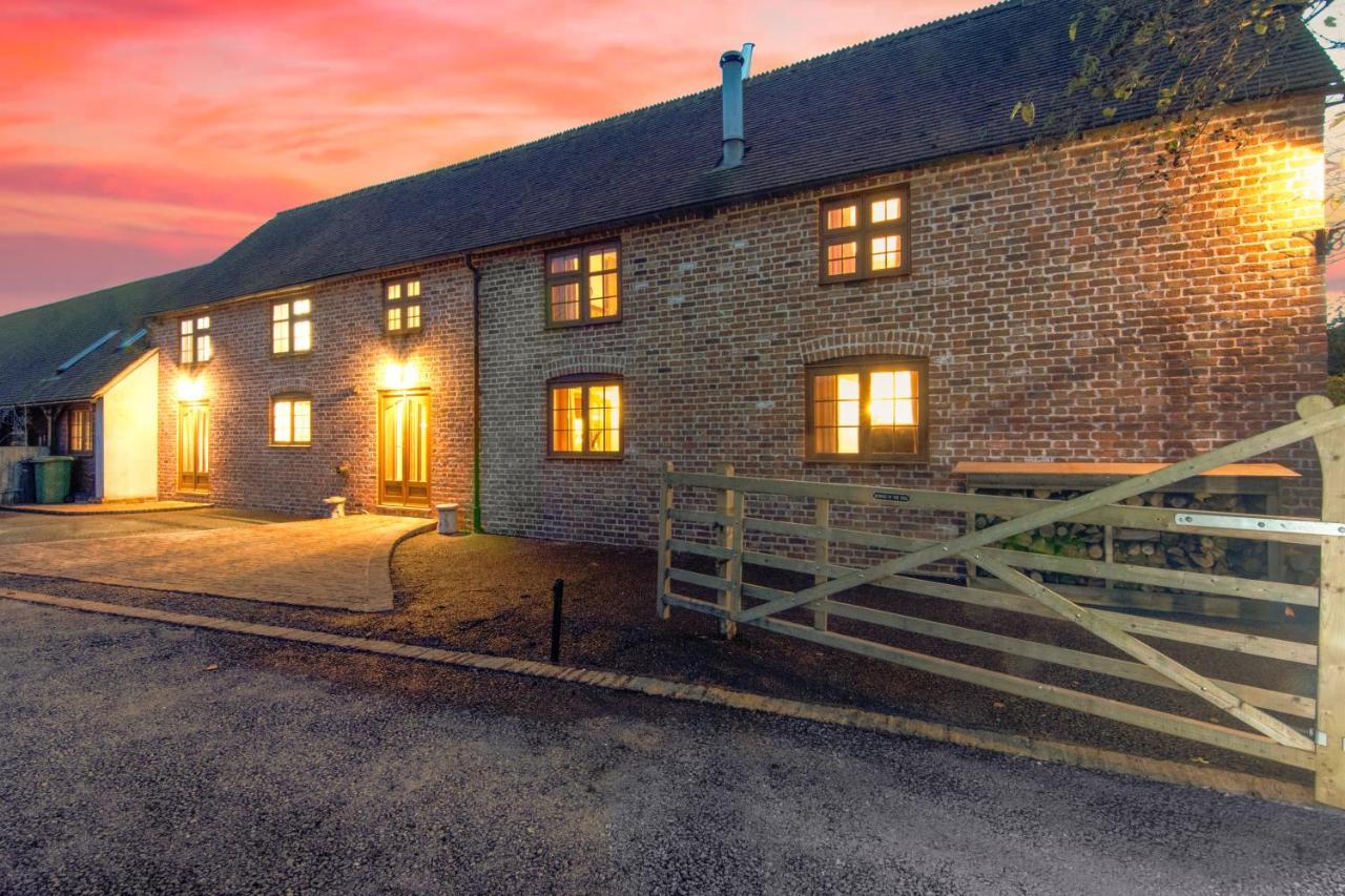 The Roost Group - The Coach House - Hot Tub Villa Gravesend Bagian luar foto