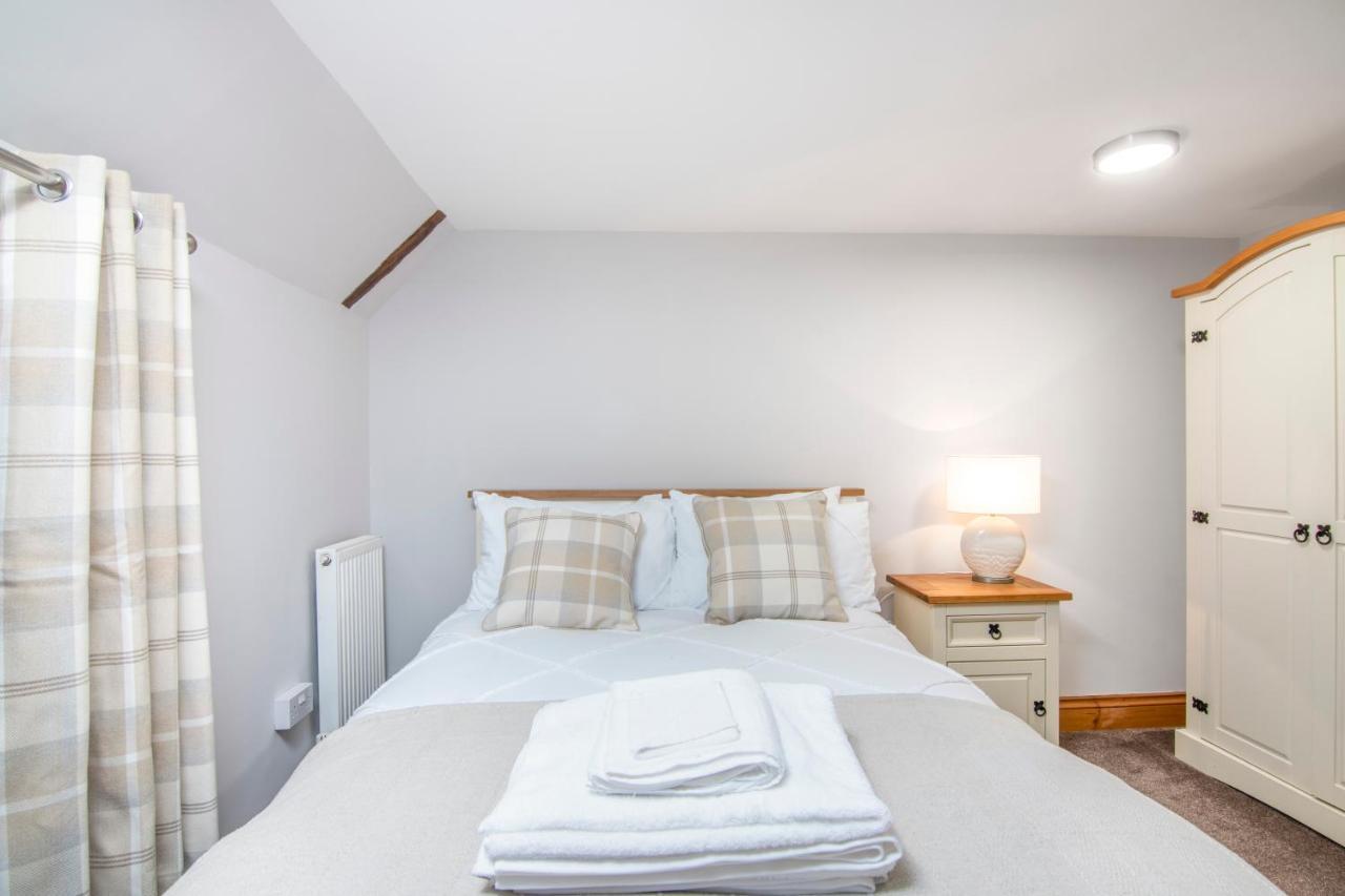 The Roost Group - The Coach House - Hot Tub Villa Gravesend Bagian luar foto