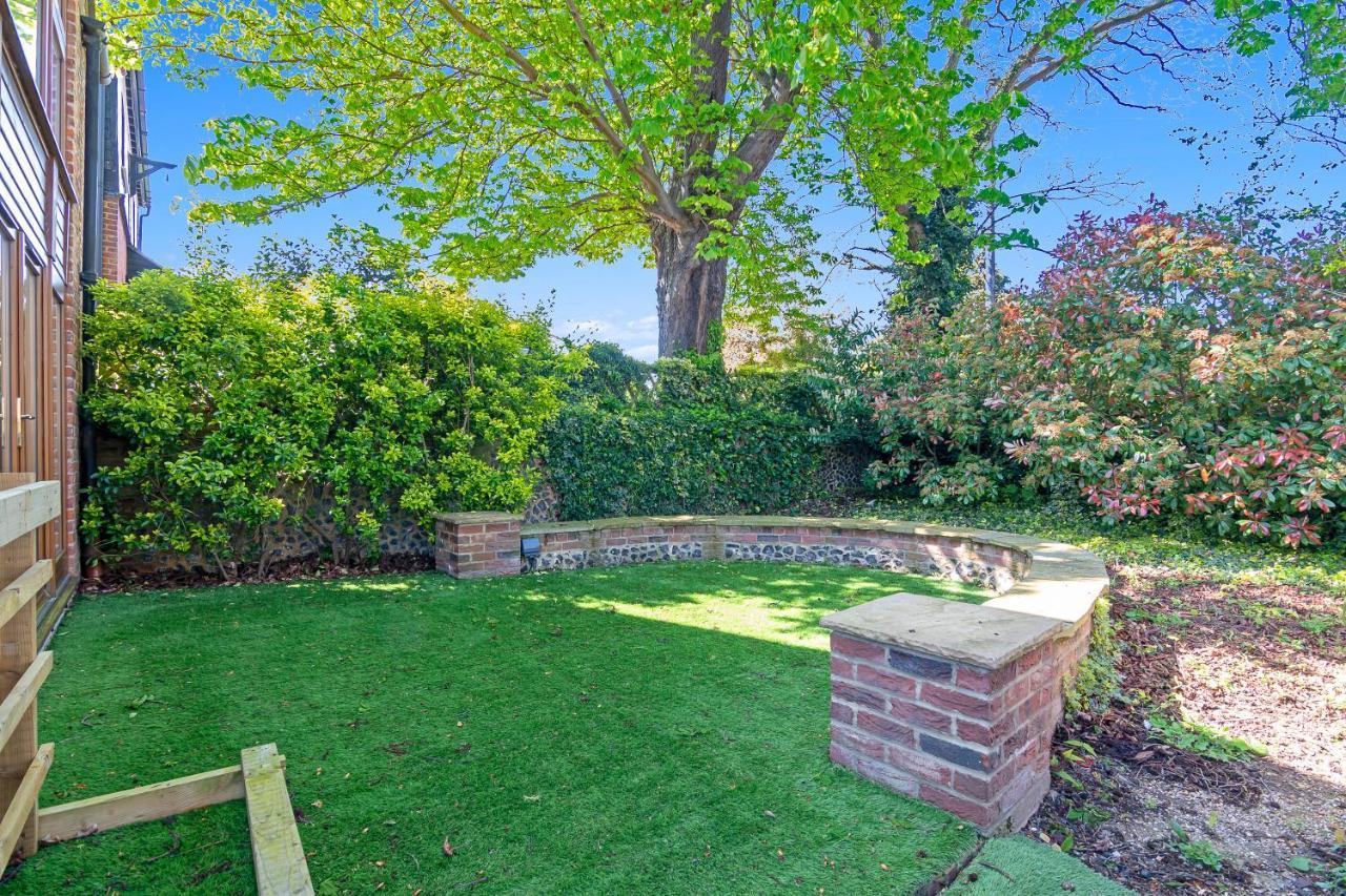 The Roost Group - The Coach House - Hot Tub Villa Gravesend Bagian luar foto