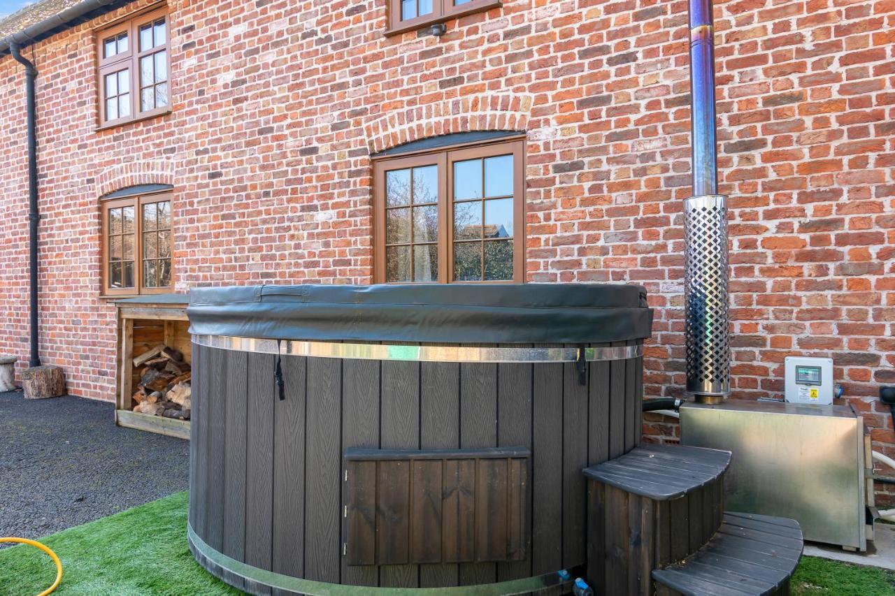 The Roost Group - The Coach House - Hot Tub Villa Gravesend Bagian luar foto